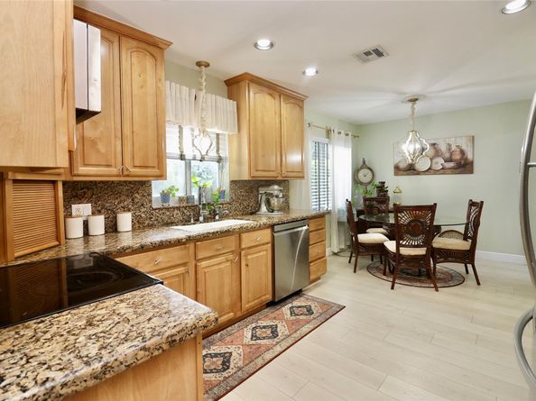 6307 Silk Oak Cir, Tamarac FL 33319