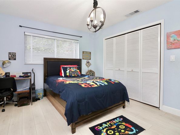 6307 Silk Oak Cir, Tamarac FL 33319