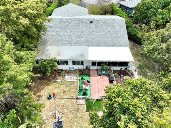 6307 Silk Oak Cir, Tamarac FL 33319