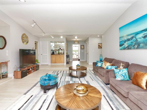 6307 Silk Oak Cir, Tamarac FL 33319