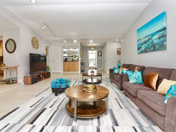 6307 Silk Oak Cir, Tamarac FL 33319