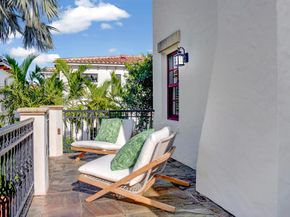 225 Pershing Way, West Palm Beach FL 33401