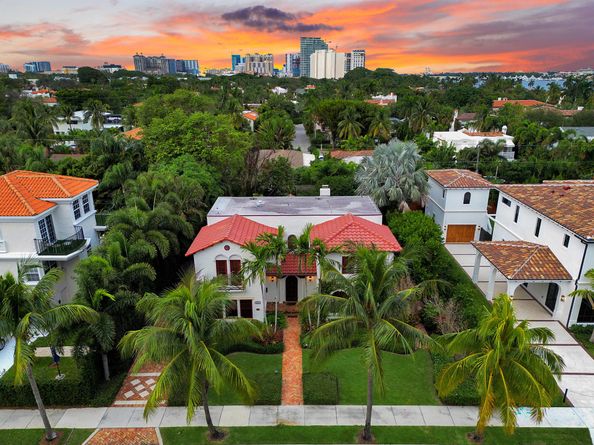 225 Pershing Way, West Palm Beach FL 33401