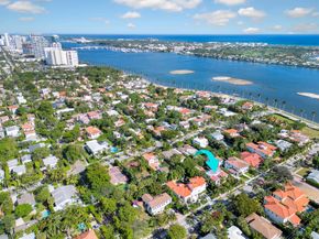 225 Pershing Way, West Palm Beach FL 33401