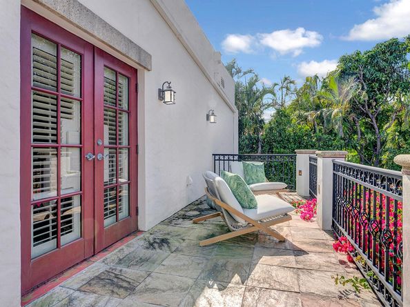 225 Pershing Way, West Palm Beach FL 33401