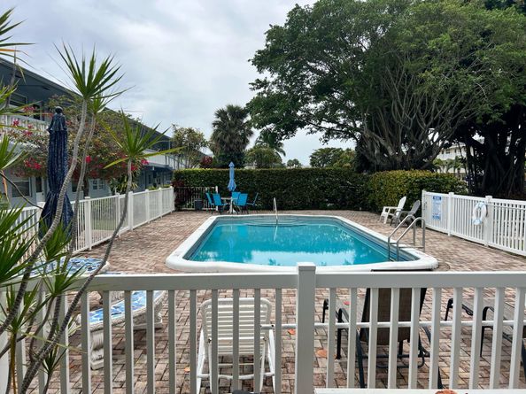 751 Pine Dr 101, Pompano Beach FL 33060