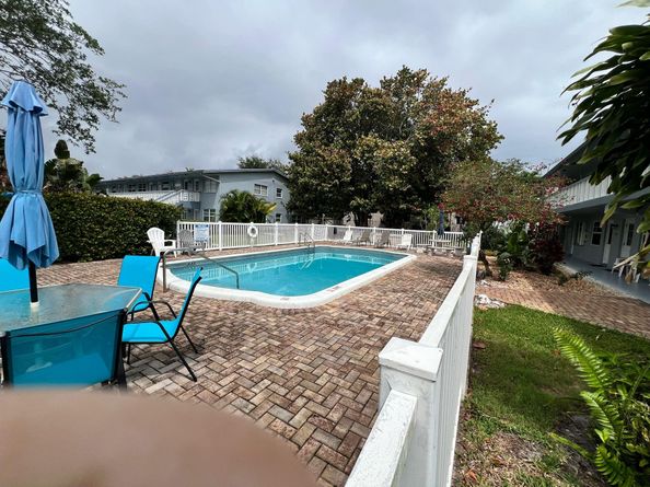 751 Pine Dr 101, Pompano Beach FL 33060