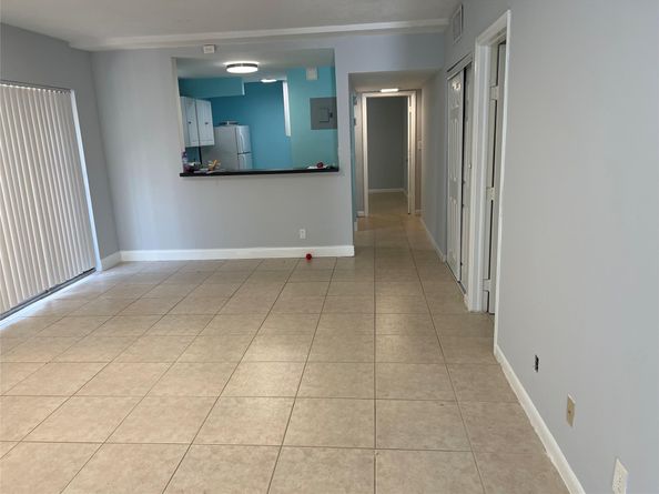 751 Pine Dr 101, Pompano Beach FL 33060