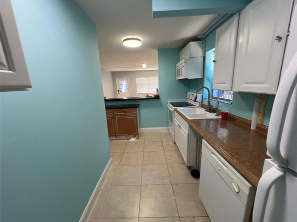 751 Pine Dr 101, Pompano Beach FL 33060
