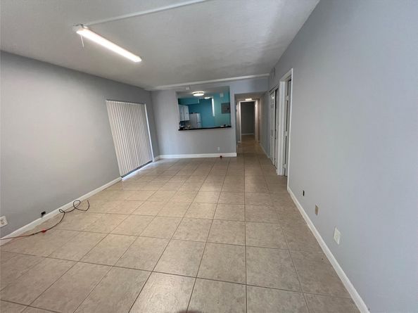 751 Pine Dr 101, Pompano Beach FL 33060