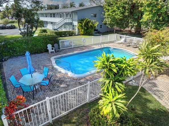 751 Pine Dr 101, Pompano Beach FL 33060