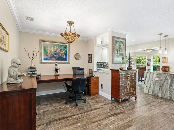 401 French Royale Circle, Atlantis FL 33462