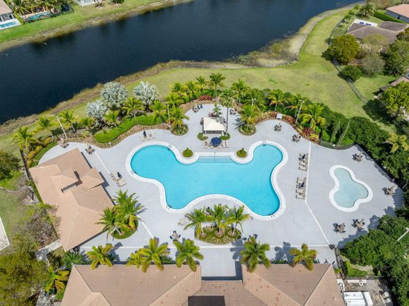 4435 E Whitewater Ave, Weston FL 33332