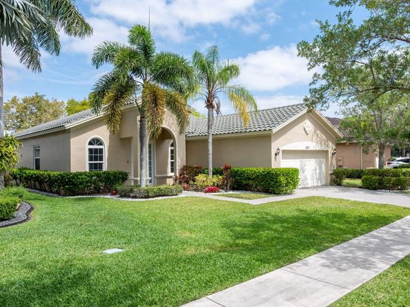 4435 E Whitewater Ave, Weston FL 33332