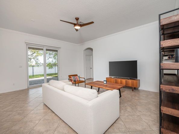 4435 E Whitewater Ave, Weston FL 33332