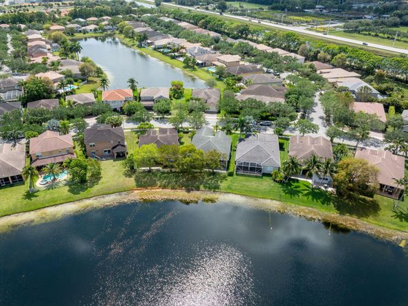 4435 E Whitewater Ave, Weston FL 33332