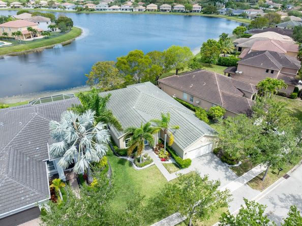 4435 E Whitewater Ave, Weston FL 33332