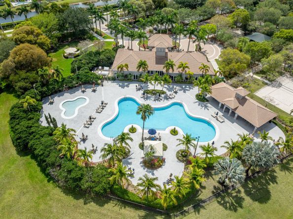 4435 E Whitewater Ave, Weston FL 33332