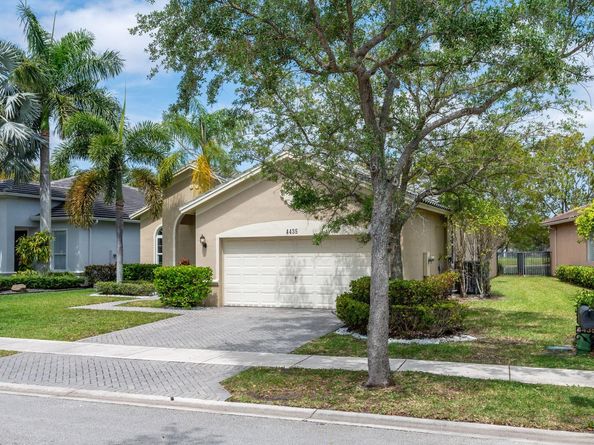 4435 E Whitewater Ave, Weston FL 33332