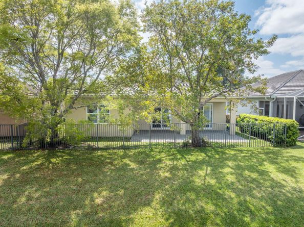 4435 E Whitewater Ave, Weston FL 33332