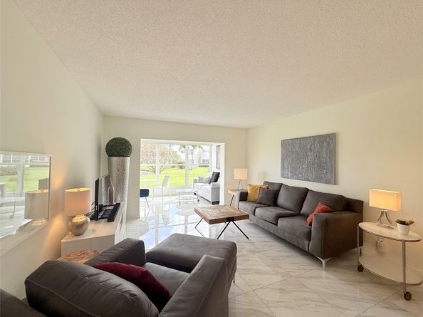 4706 NW 36th St 412S, Lauderdale Lakes FL 33319