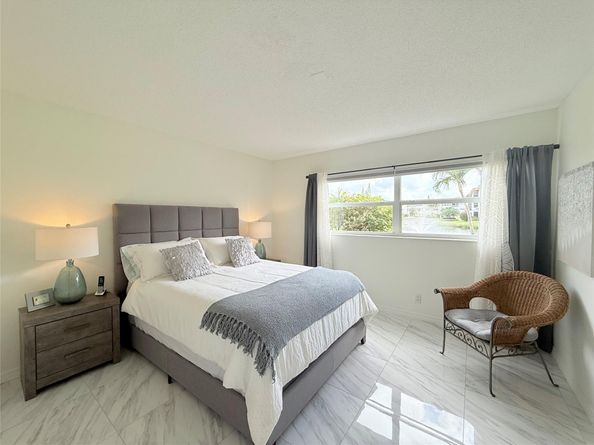 4706 NW 36th St 412S, Lauderdale Lakes FL 33319