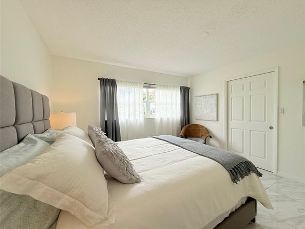 4706 NW 36th St 412S, Lauderdale Lakes FL 33319