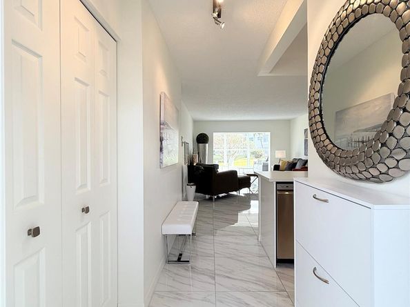 4706 NW 36th St 412S, Lauderdale Lakes FL 33319
