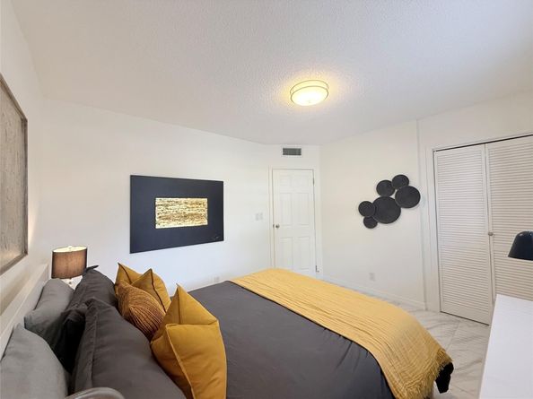 4706 NW 36th St 412S, Lauderdale Lakes FL 33319