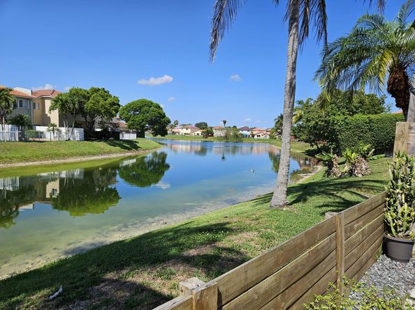 16218 SW 100th Ter 16218, Miami FL 33196