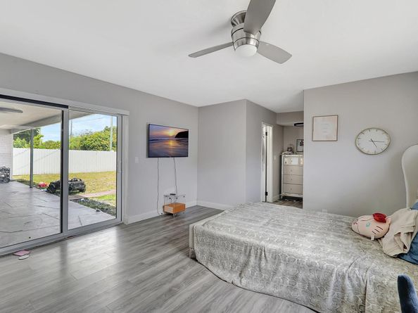 4709 Washington St, Hollywood FL 33021