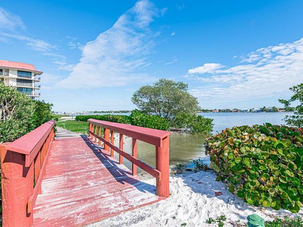 7020 Half Moon Circle 210, Hypoluxo FL 33462