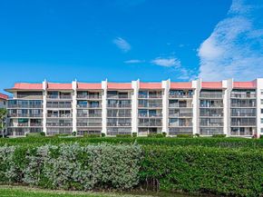 7020 Half Moon Circle 210, Hypoluxo FL 33462