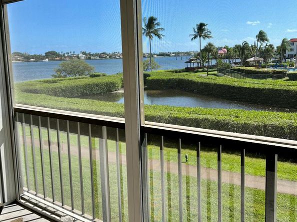 7020 Half Moon Circle 210, Hypoluxo FL 33462