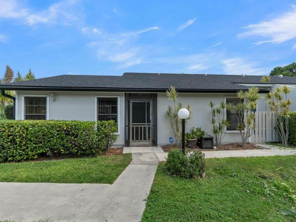 4389 Willow Pond Circle, West Palm Beach FL 33417