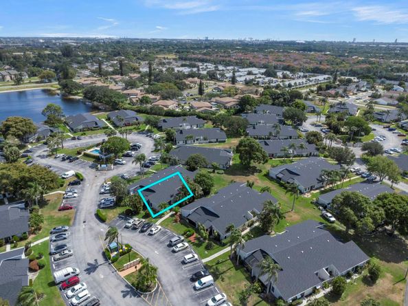 4389 Willow Pond Circle, West Palm Beach FL 33417