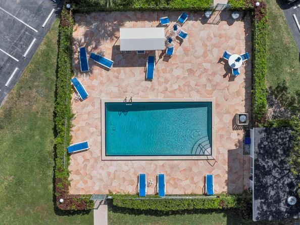 4389 Willow Pond Circle, West Palm Beach FL 33417