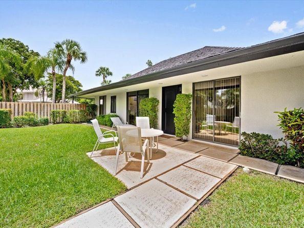 11876 Pebblewood Drive, Wellington FL 33414