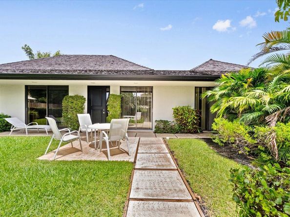 11876 Pebblewood Drive, Wellington FL 33414