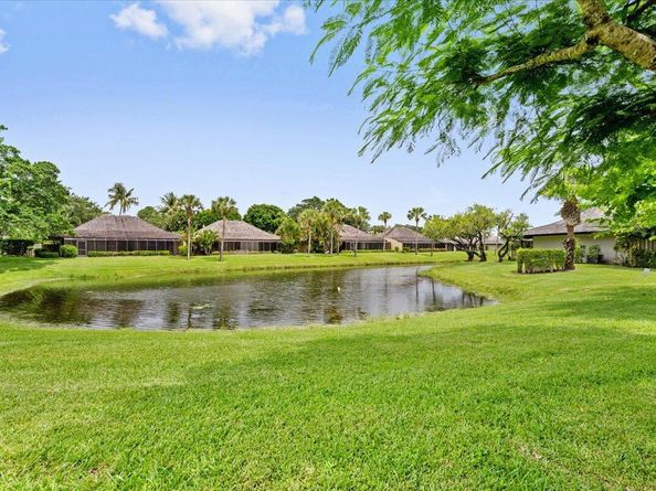 11876 Pebblewood Drive, Wellington FL 33414