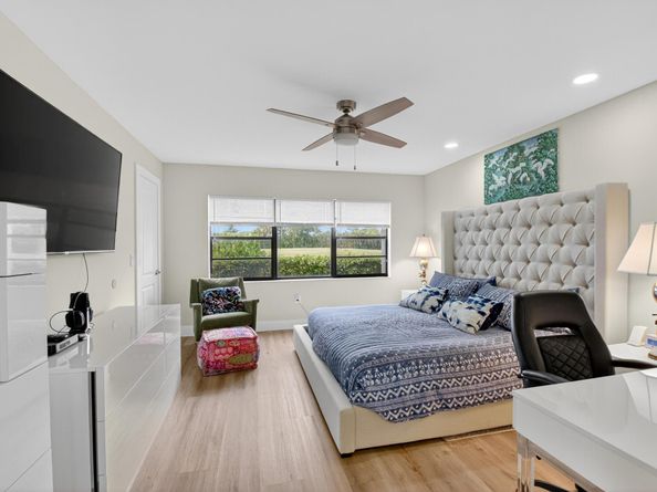17 Southport Lane E, Boynton Beach FL 33436