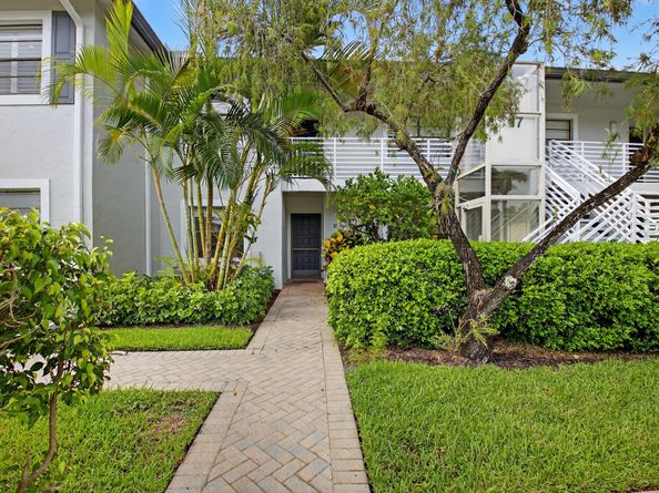 17 Southport Lane E, Boynton Beach FL 33436