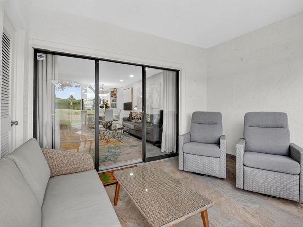 17 Southport Lane E, Boynton Beach FL 33436
