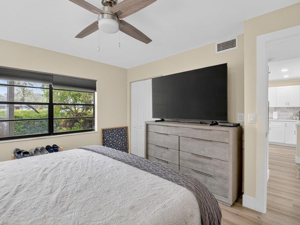 17 Southport Lane E, Boynton Beach FL 33436