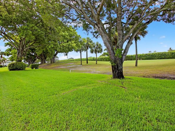 17 Southport Lane E, Boynton Beach FL 33436