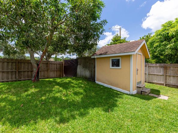 125 Van Gogh Way, Royal Palm Beach FL 33411