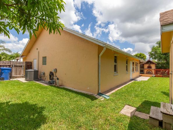 125 Van Gogh Way, Royal Palm Beach FL 33411