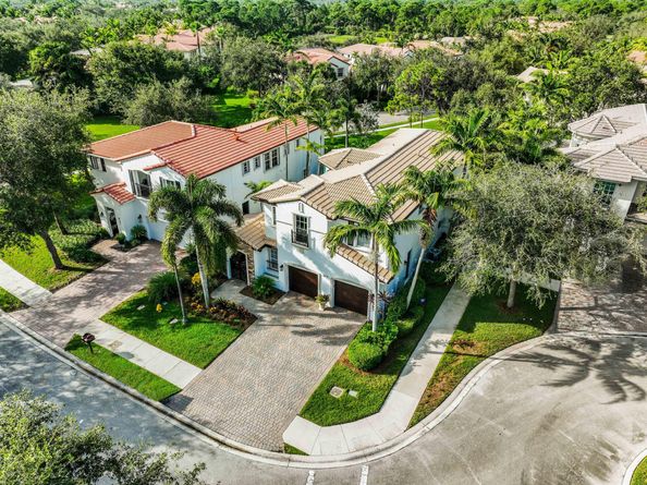 849 Madison Court, Palm Beach Gardens FL 33410