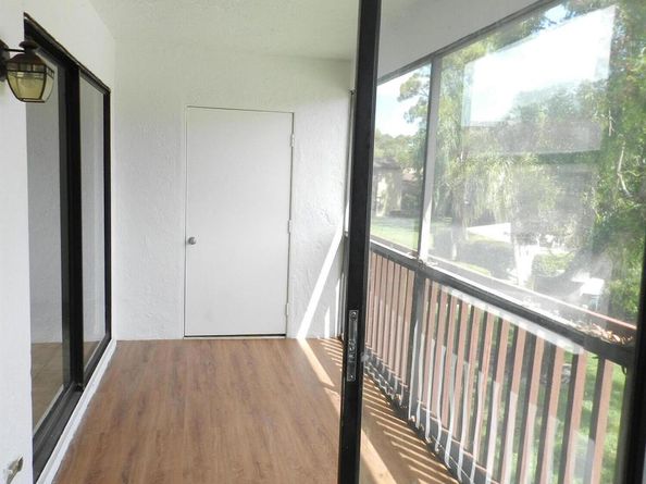 1110 Lakeview Dr East, Royal Palm Beach FL 33411