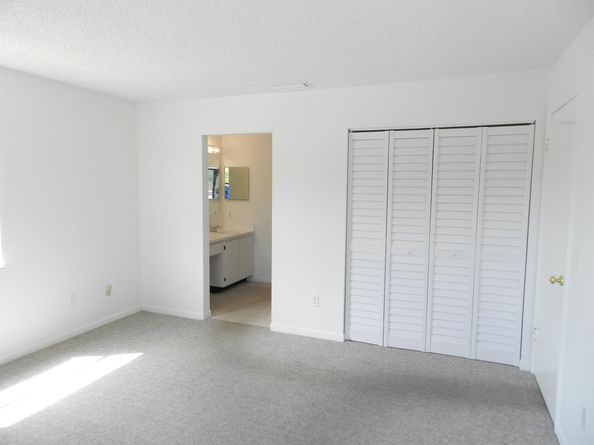 1110 Lakeview Dr East, Royal Palm Beach FL 33411